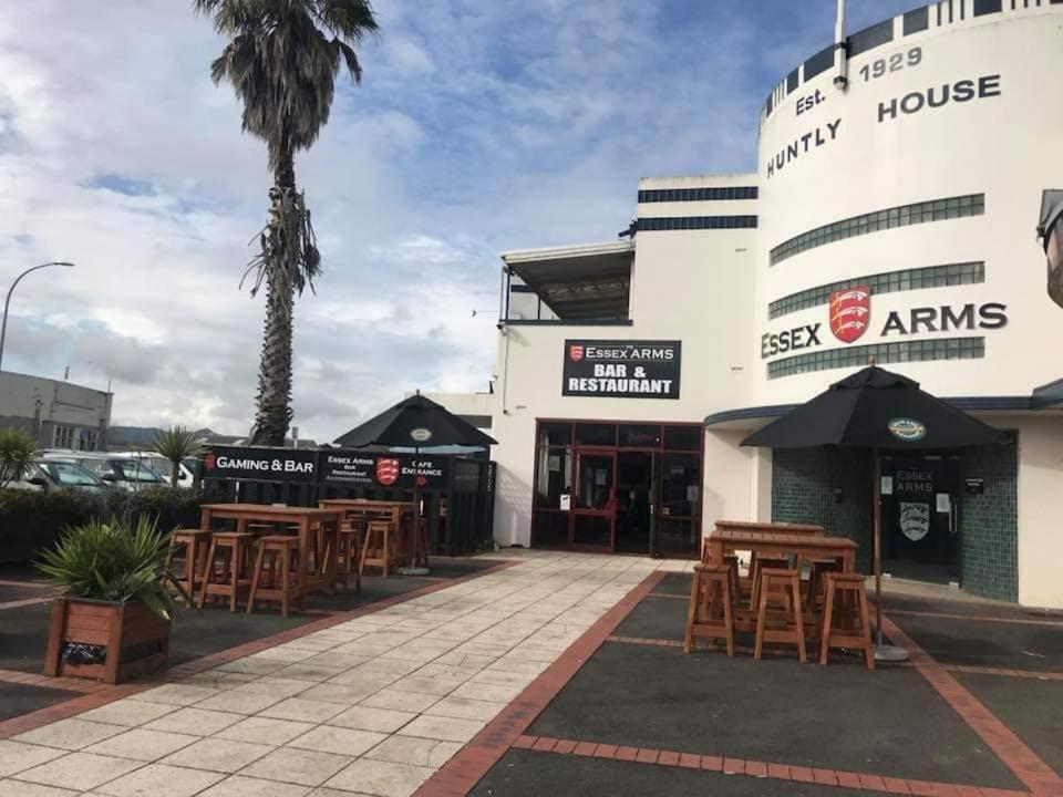 במוטל הונטלי Essex Arms מראה חיצוני תמונה