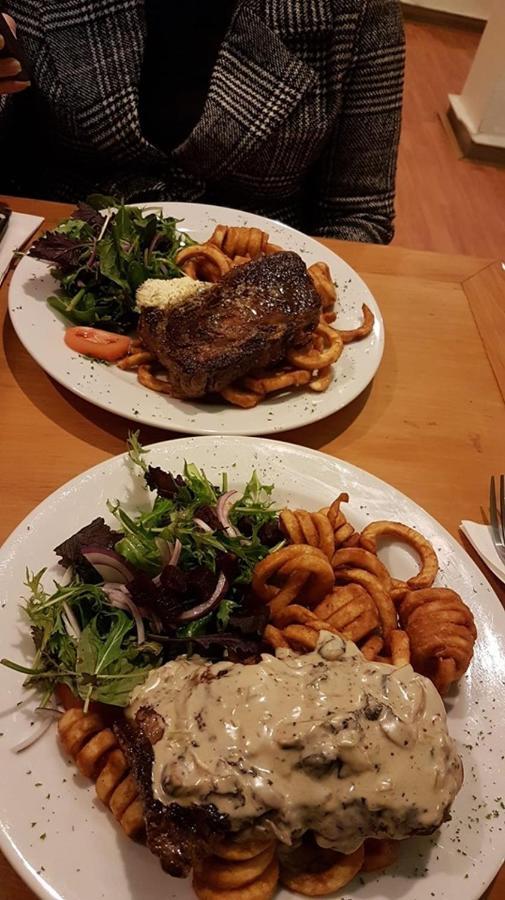 במוטל הונטלי Essex Arms מראה חיצוני תמונה